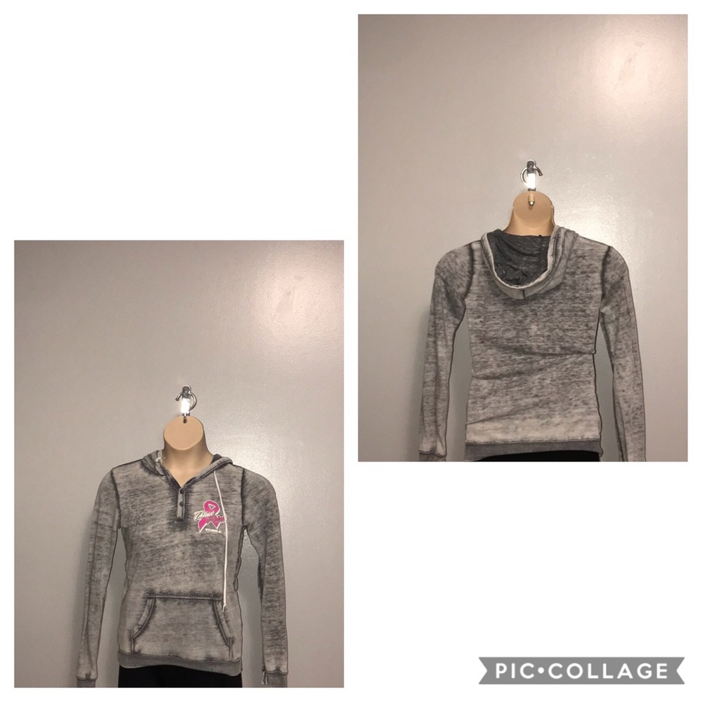 Light gray sweatshirt